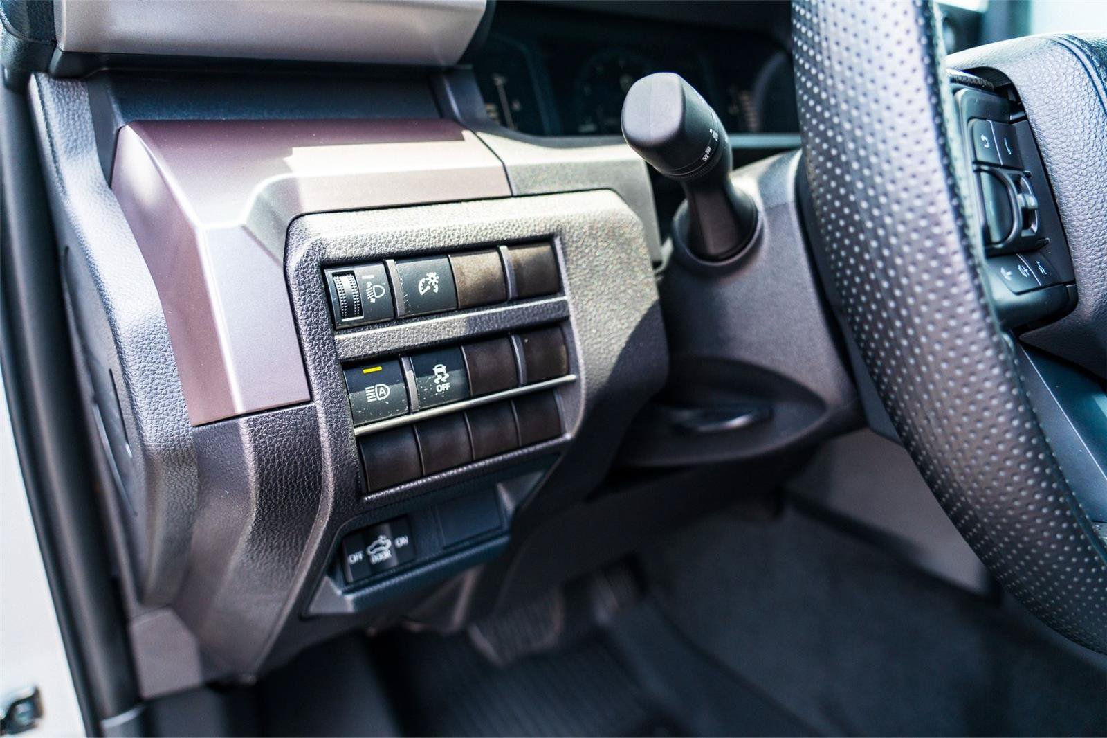 Used 2025 Toyota Tacoma SR5 AWD/4WD image 20