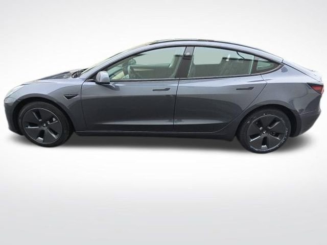 Used 2023 Tesla Model 3 Standard Range image 4