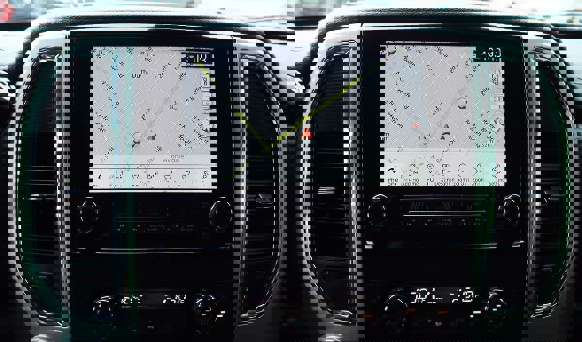 Used 2020 Nissan Titan SV w/ SV Convenience Package image 53