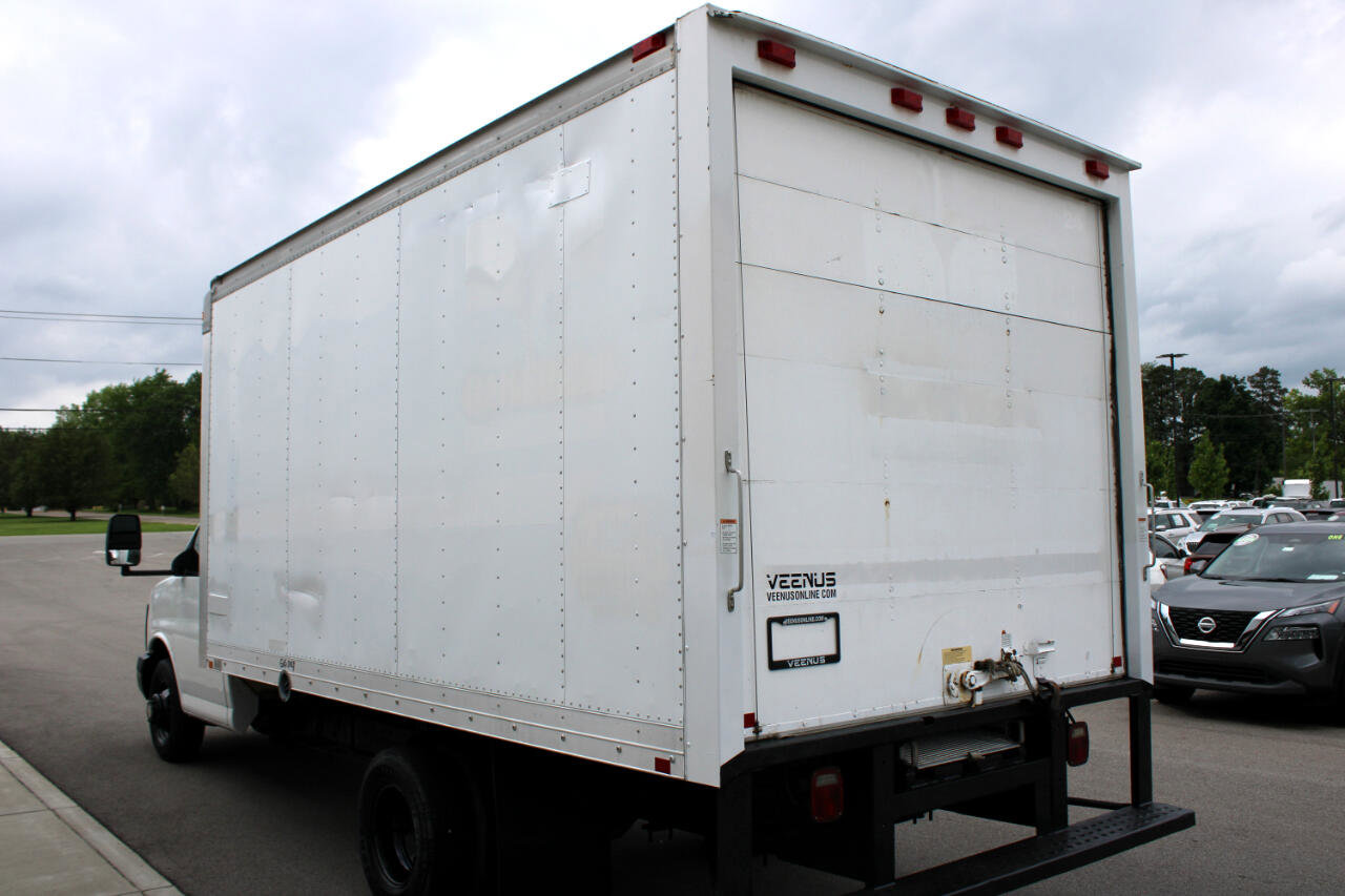 Used 2010 Chevrolet Express 3500 Extended image 4