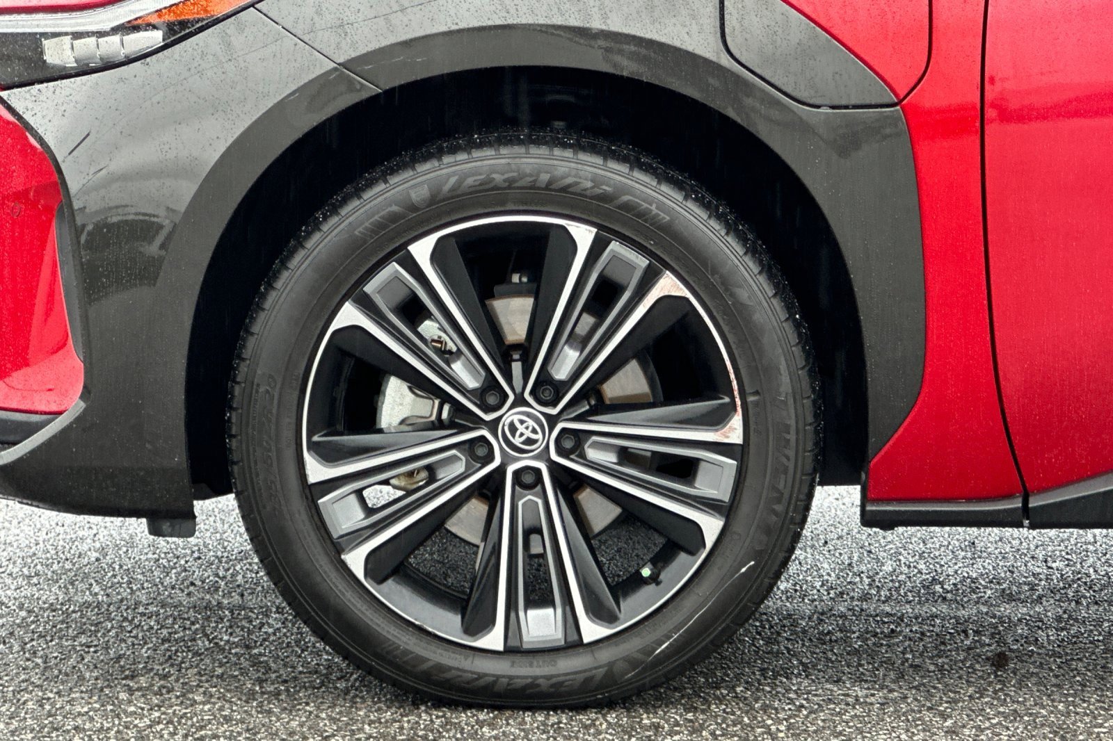 Used 2023 Toyota bZ4X Limited image 29