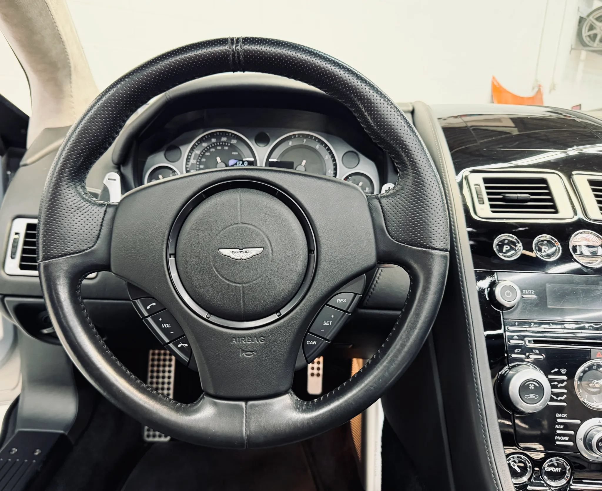 Used 2012 Aston Martin DBS Volante RWD image 36