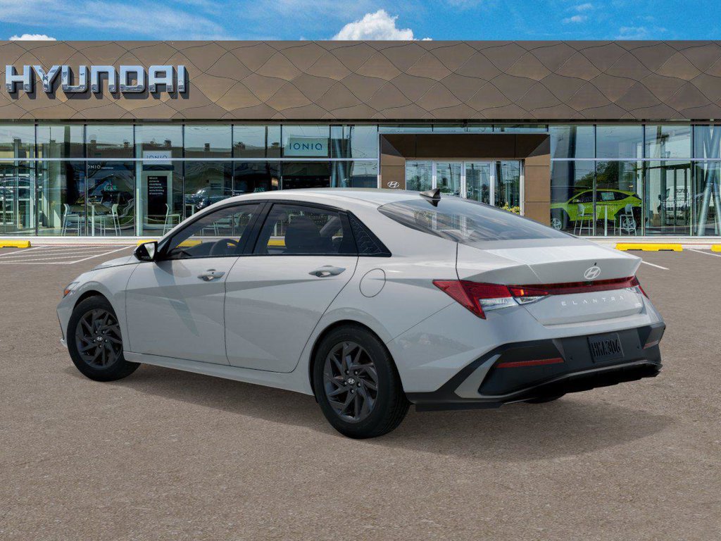 New 2026 Hyundai Elantra Hybrid FWD image 5
