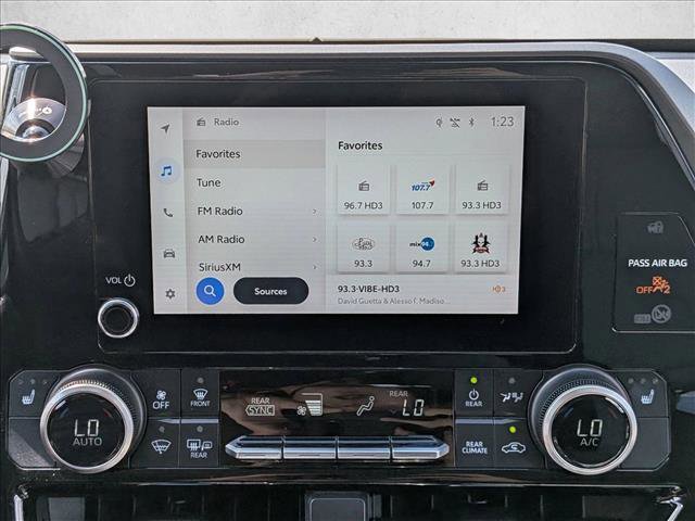 Used 2023 Toyota Highlander XLE image 12