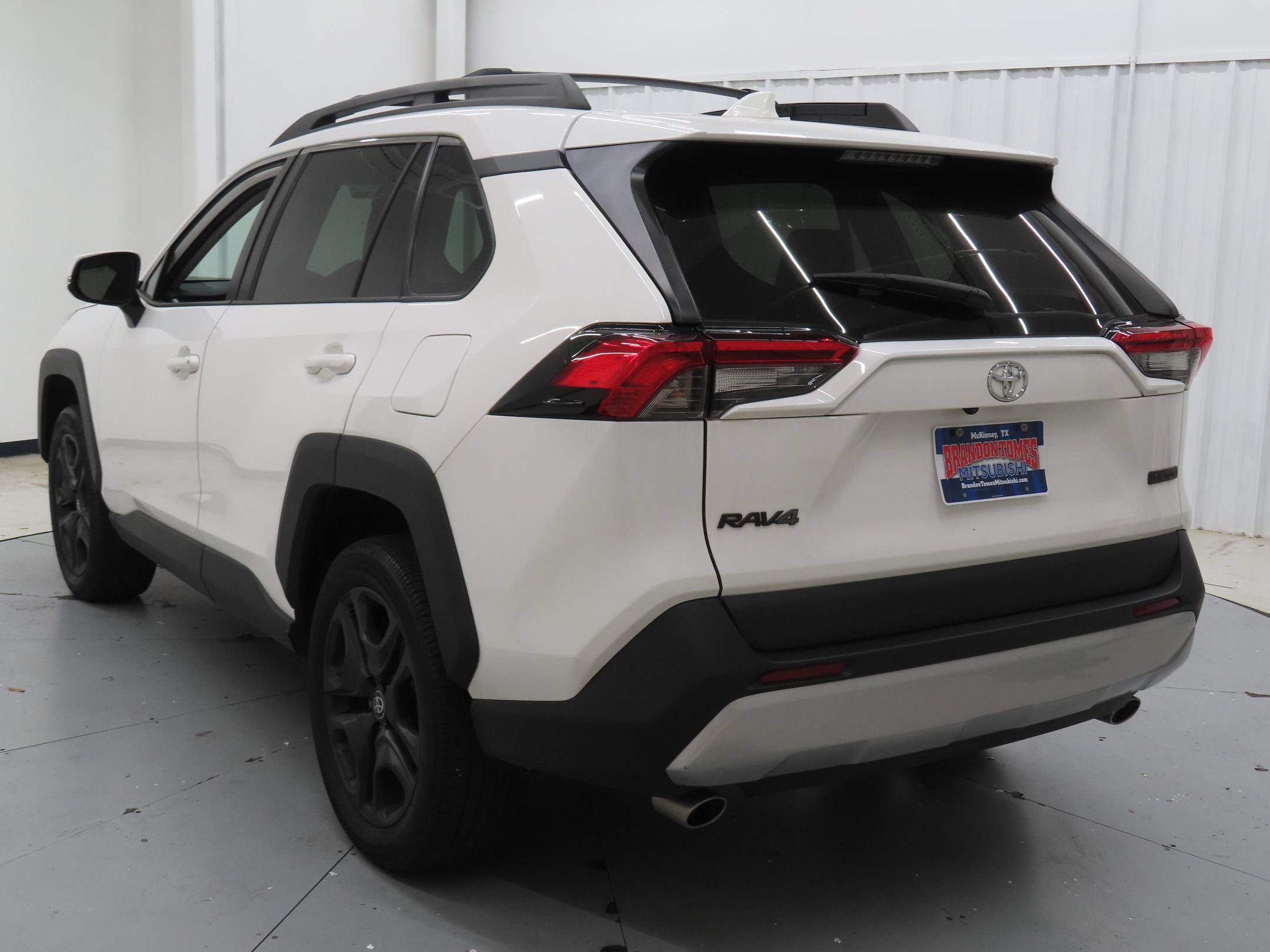 Used 2024 Toyota RAV4 Adventure w/ Convenience Package AWD/4WD image 6