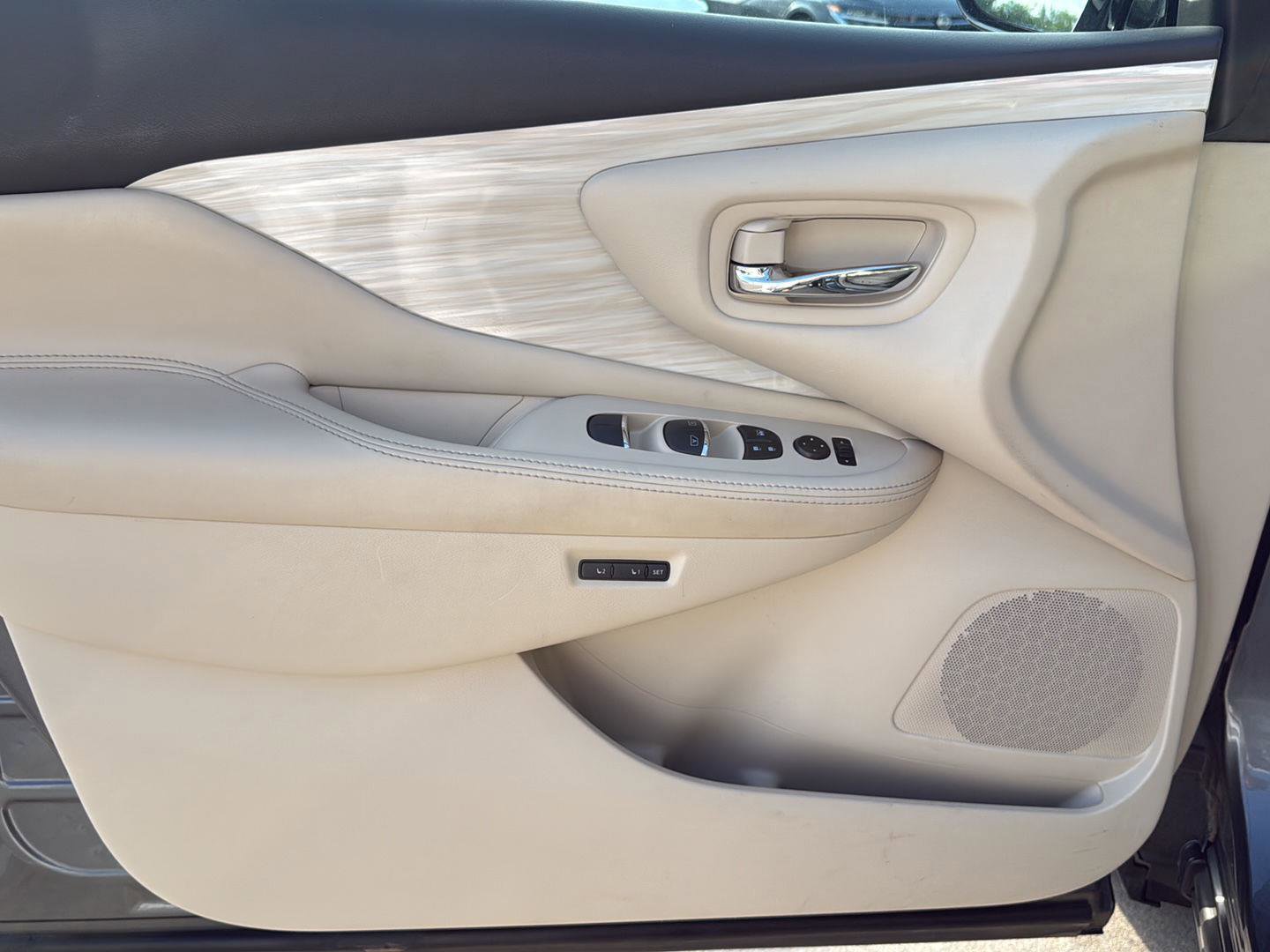 Used 2015 Nissan Murano SL w/ SL Technology Package FWD image 13