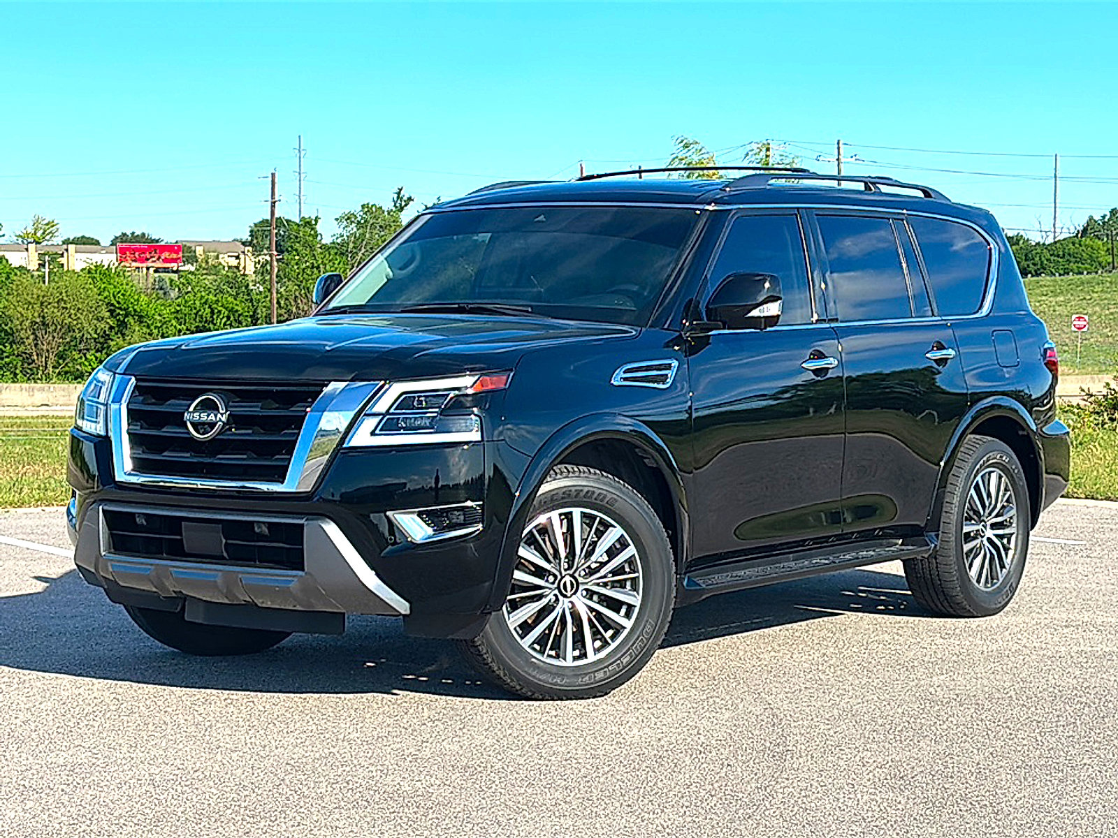 Used 2023 Nissan Armada SL w/ Captain's Chairs Package image 2