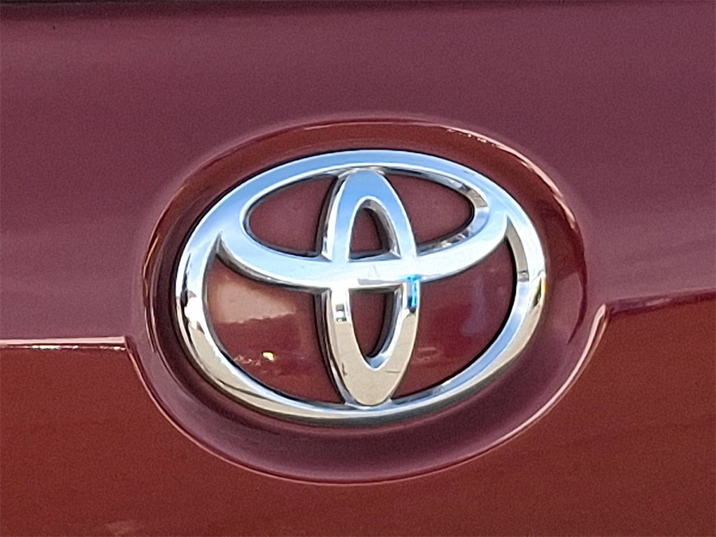 Used 2014 Toyota Sienna XLE image 29