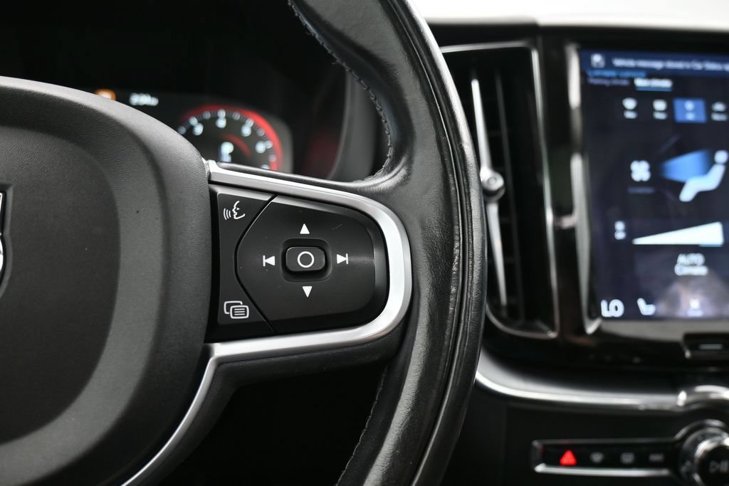 Used 2018 Volvo XC60 T5 Momentum w/ Vision Package AWD/4WD image 49