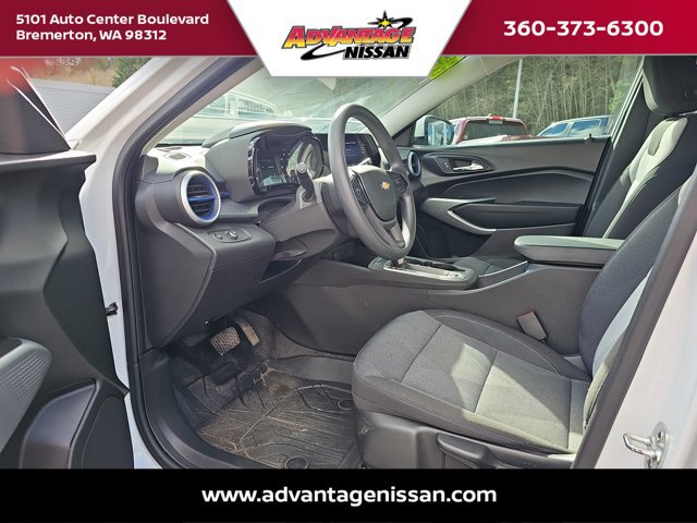 Used 2024 Chevrolet Trax LS w/ LS Convenience Package image 17