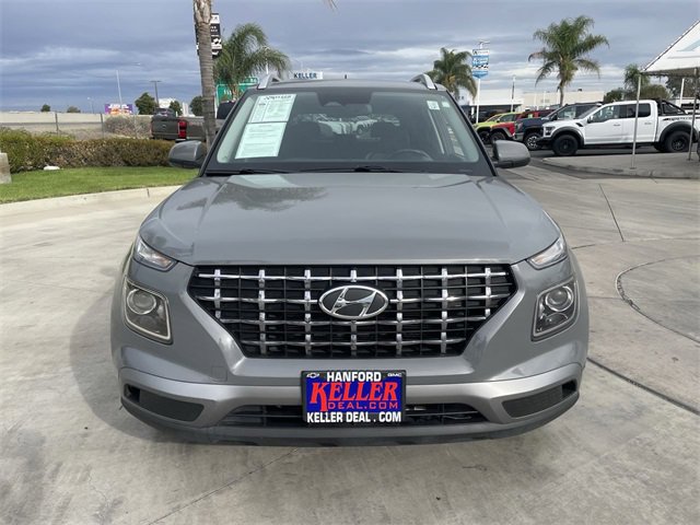 Used 2023 Hyundai Venue SEL image 3