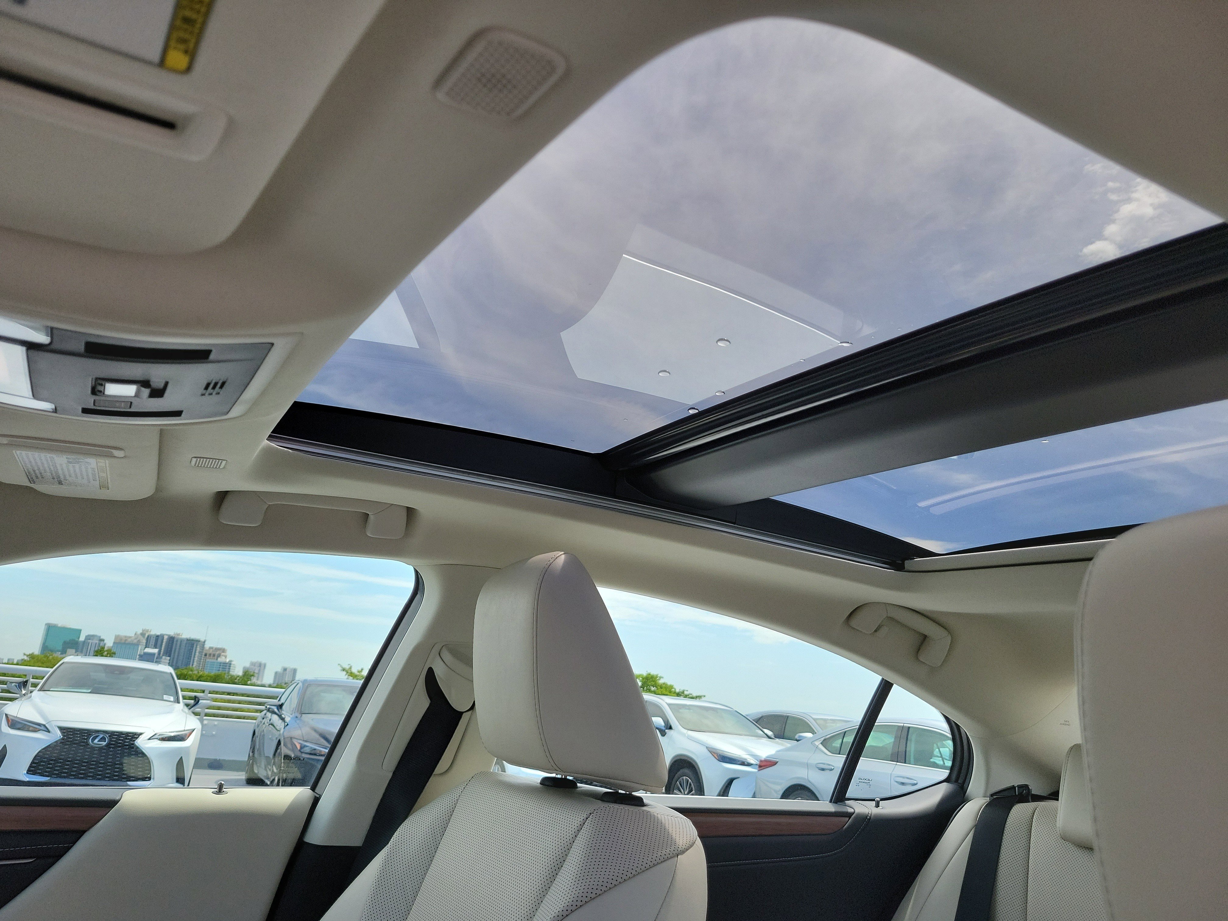 Used 2025 Lexus ES 350 w/ Premium Package FWD image 24