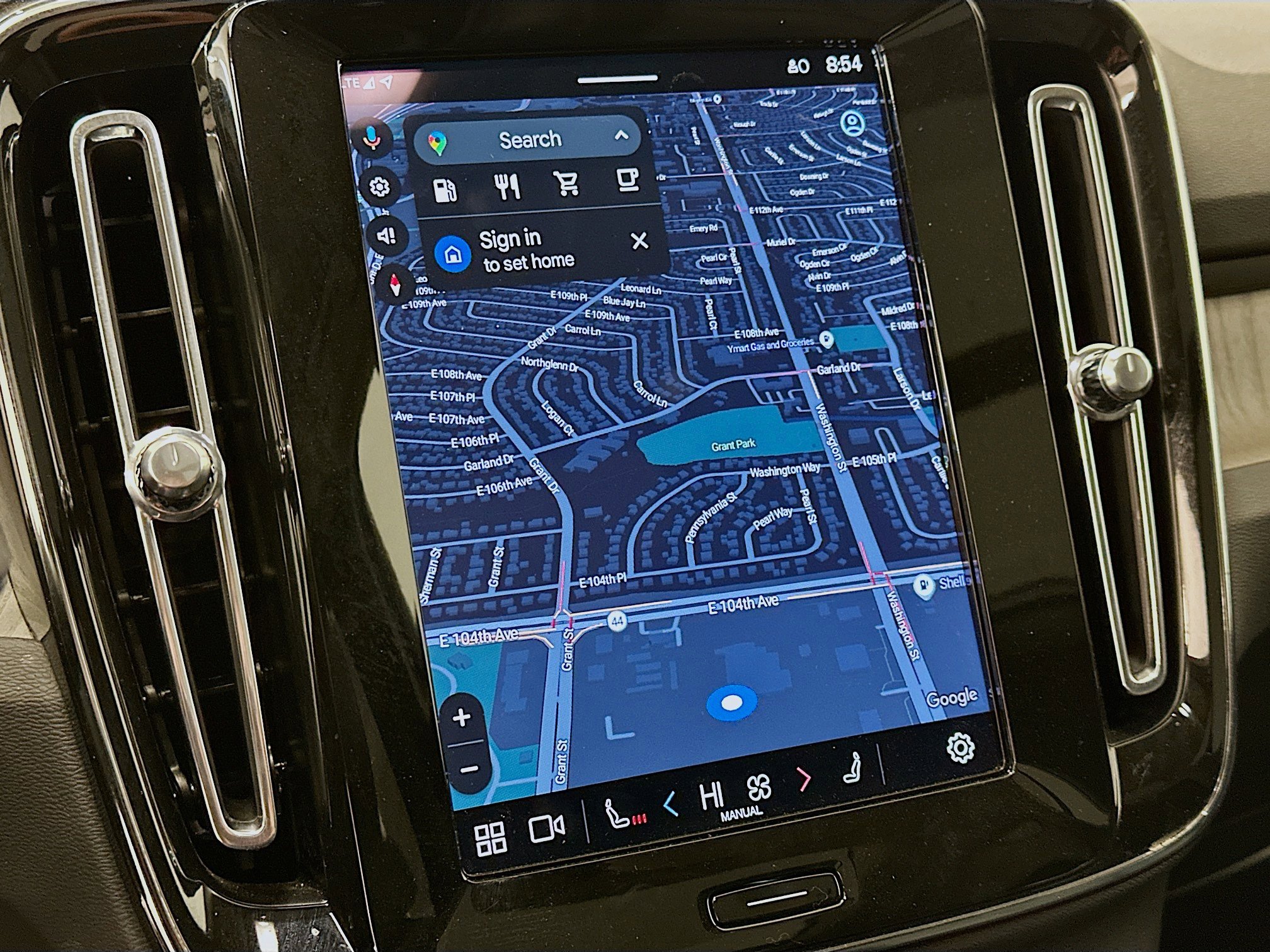 Used 2025 Volvo XC40 B5 Plus image 22