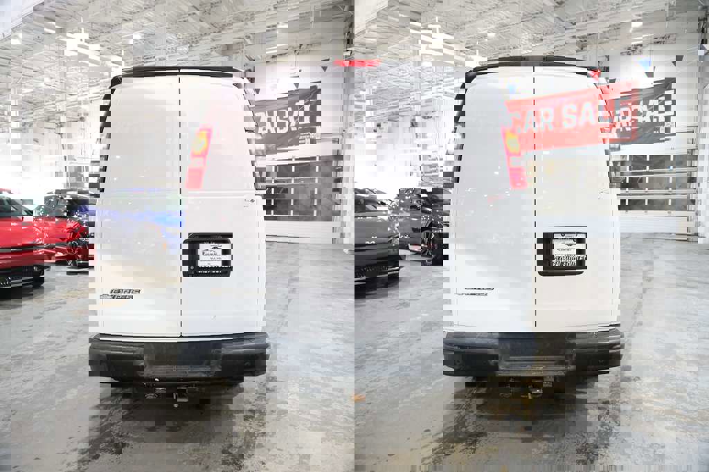 Used 2021 Chevrolet Express 3500 Extended w/ Driver Convenience Package image 10