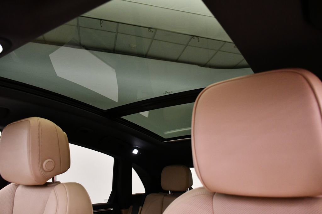 Certified 2025 Porsche Macan image 20