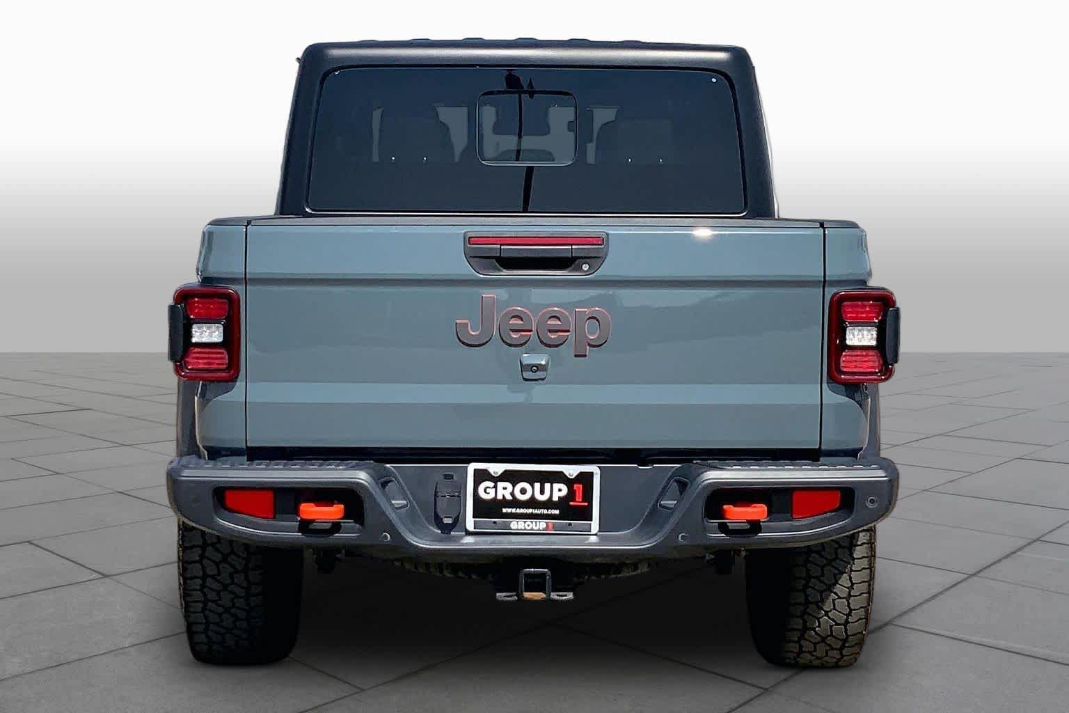 Used 2024 Jeep Gladiator Mojave w/ Safety Group AWD/4WD image 5