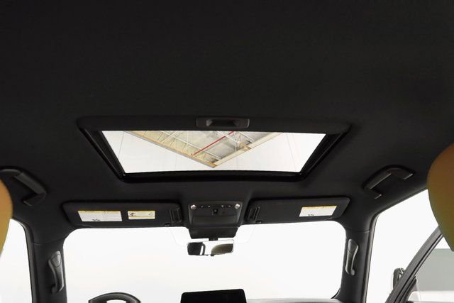 Used 2023 INFINITI QX80 Sensory image 24