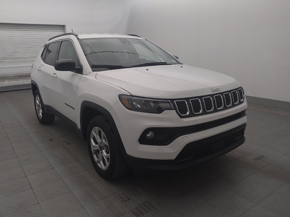 Used 2025 Jeep Compass Latitude AWD/4WD image 13