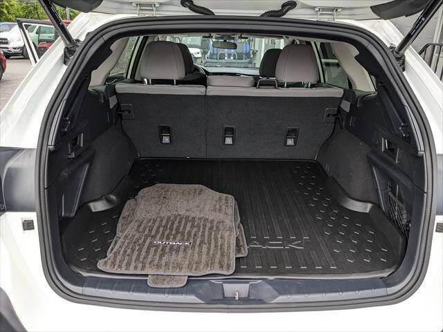 Used 2023 Subaru Outback Premium AWD/4WD image 15