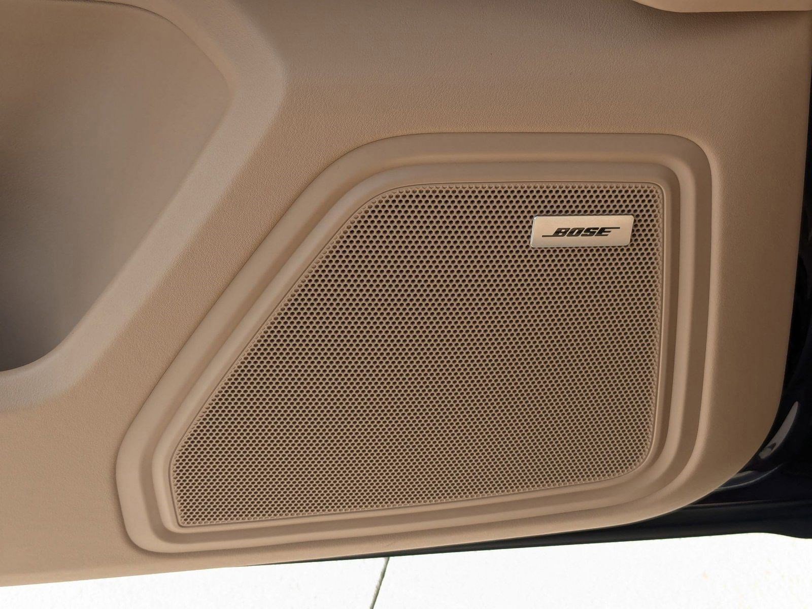 Certified 2025 Porsche Macan image 14