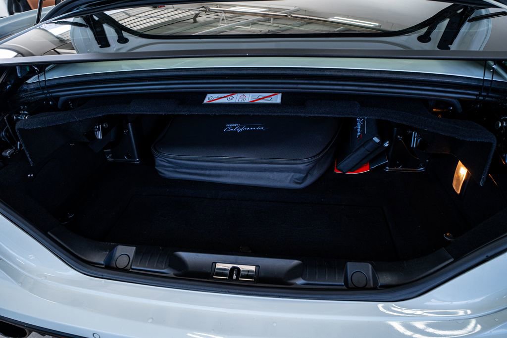 Used 2016 Ferrari California T image 61