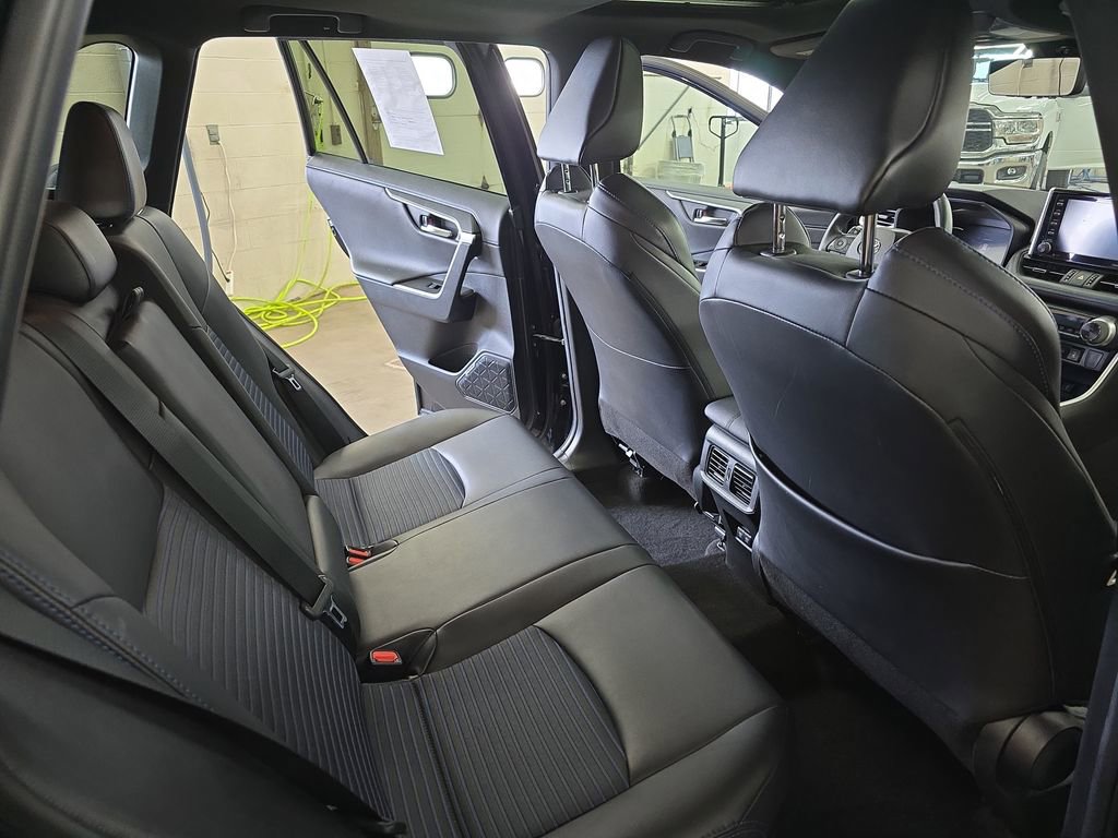Used 2020 Toyota RAV4 XSE w/ XSE Grade Weather Package AWD/4WD image 11