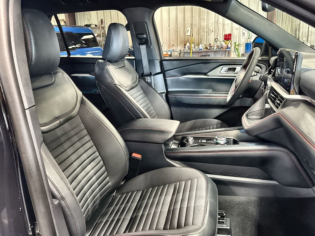 New 2026 Ford Explorer ST-Line w/ ST-Line Street Pack image 32