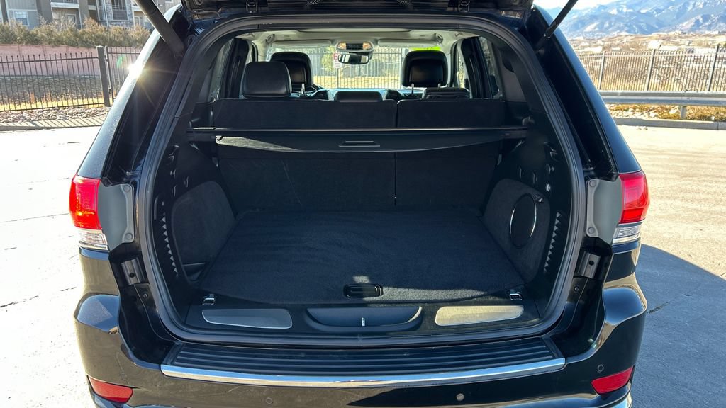 Used 2018 Jeep Grand Cherokee Summit AWD/4WD image 12