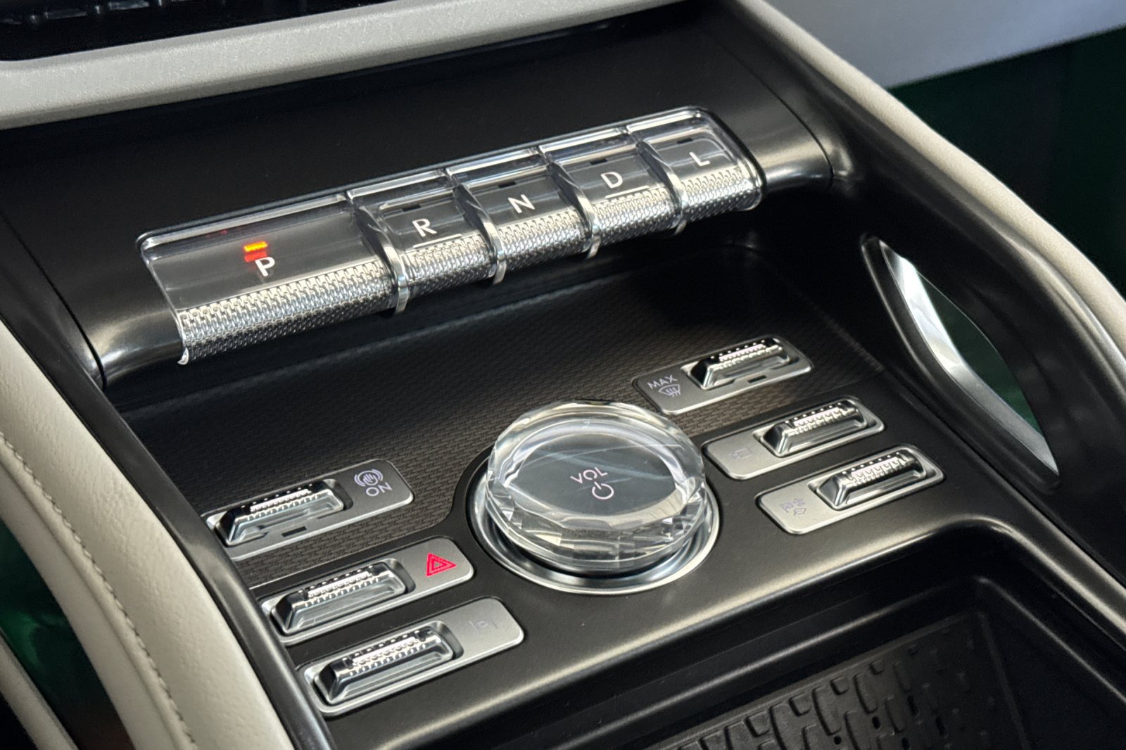 New 2026 Lincoln Nautilus Premier AWD/4WD image 18