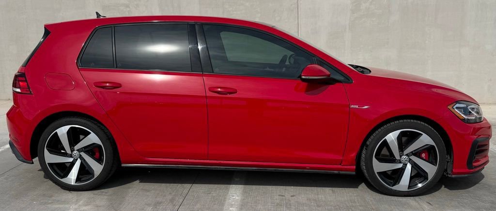 Used 2019 Volkswagen Golf 4-Door image 3