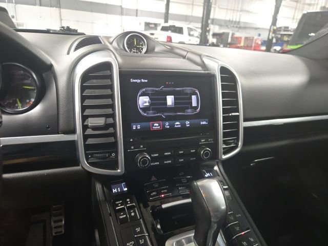 Used 2017 Porsche Cayenne S Platinum image 14