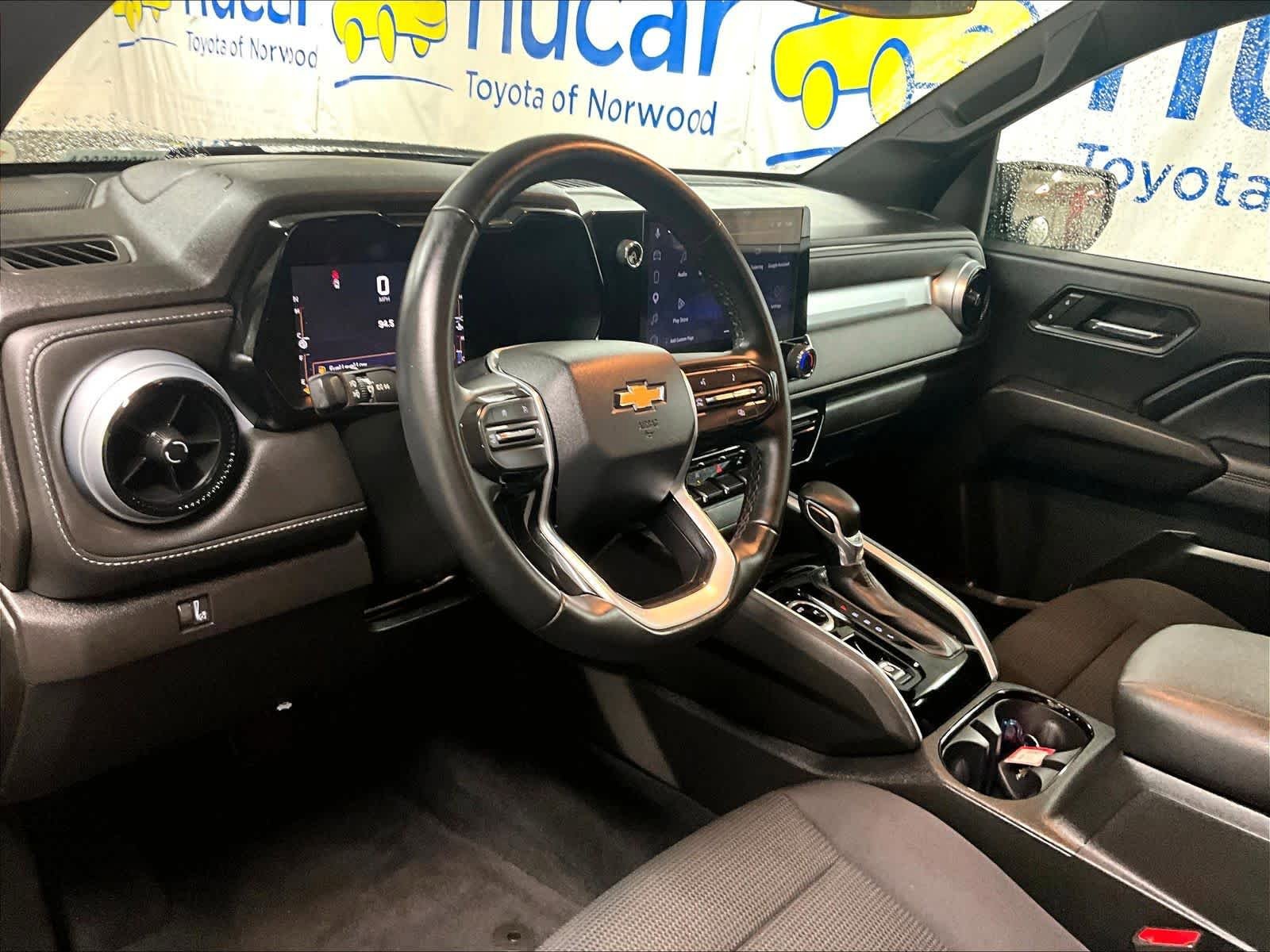 Used 2023 Chevrolet Colorado LT w/ LT Convenience Package AWD/4WD image 8