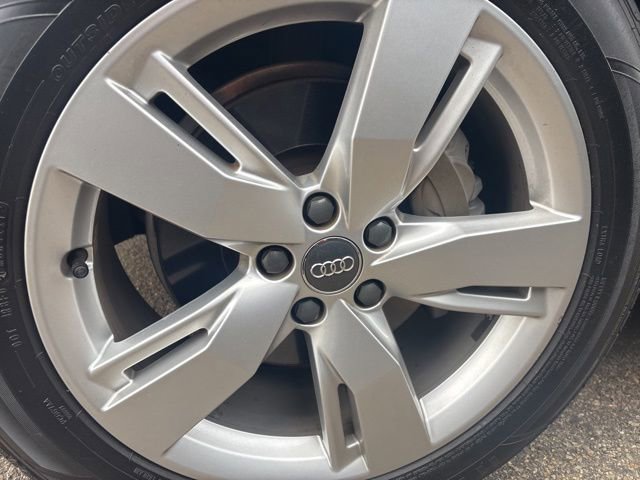 Used 2018 Audi Q5 2.0T Premium Plus w/ Premium Plus Package AWD/4WD image 3