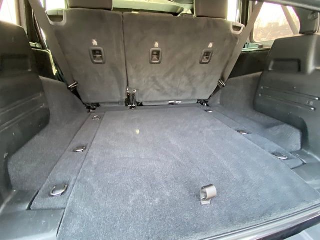 Used 2020 Jeep Wrangler Unlimited Sahara w/ Cold Weather Group AWD/4WD image 9