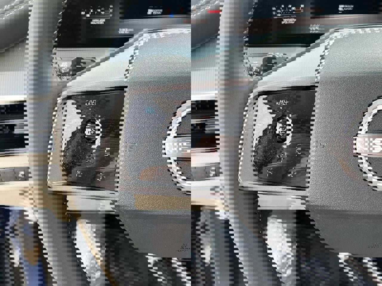 Certified 2025 Nissan Murano SL image 11