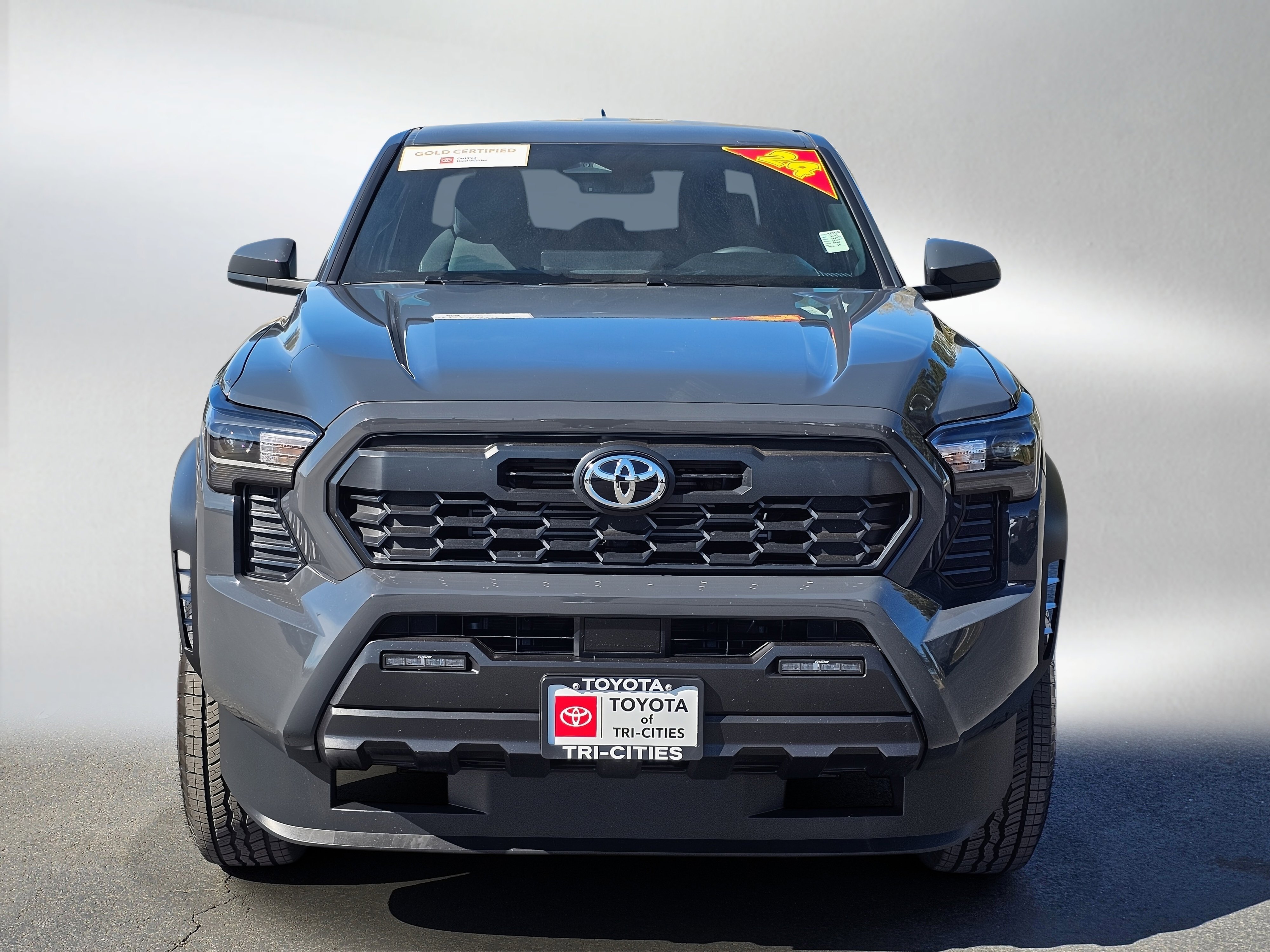Used 2024 Toyota Tacoma TRD Off-Road AWD/4WD image 8