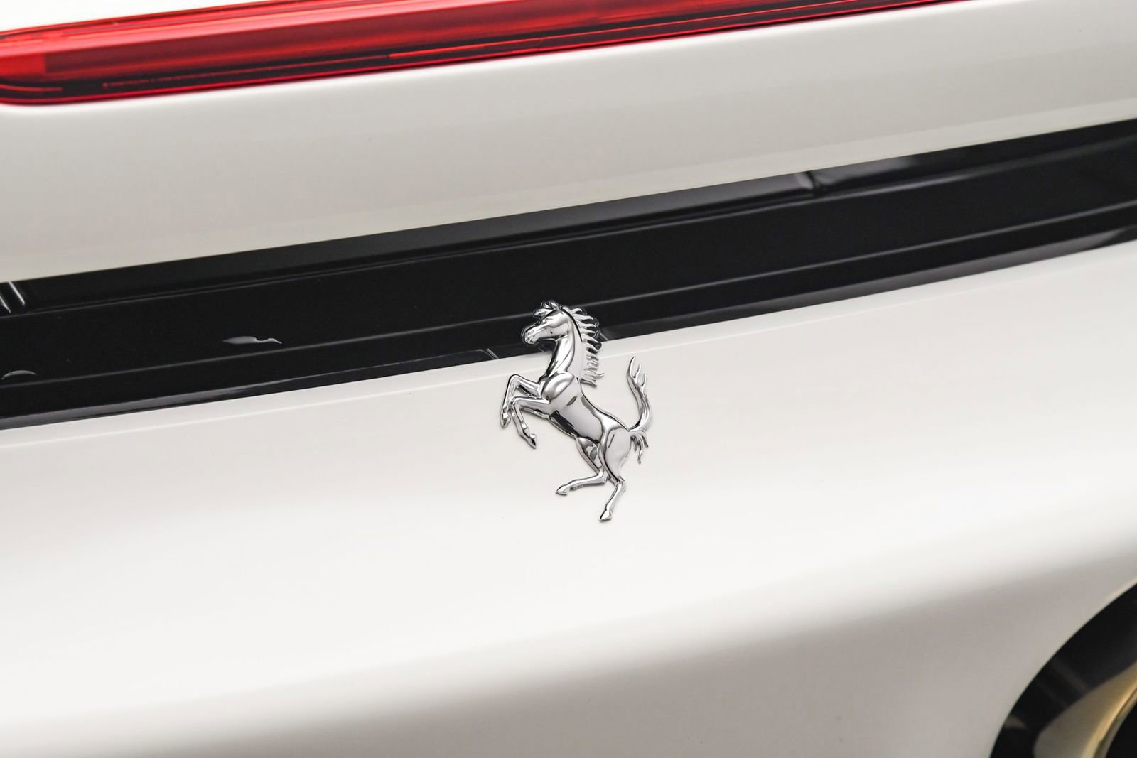 Used 2023 Ferrari SF90 Stradale image 21