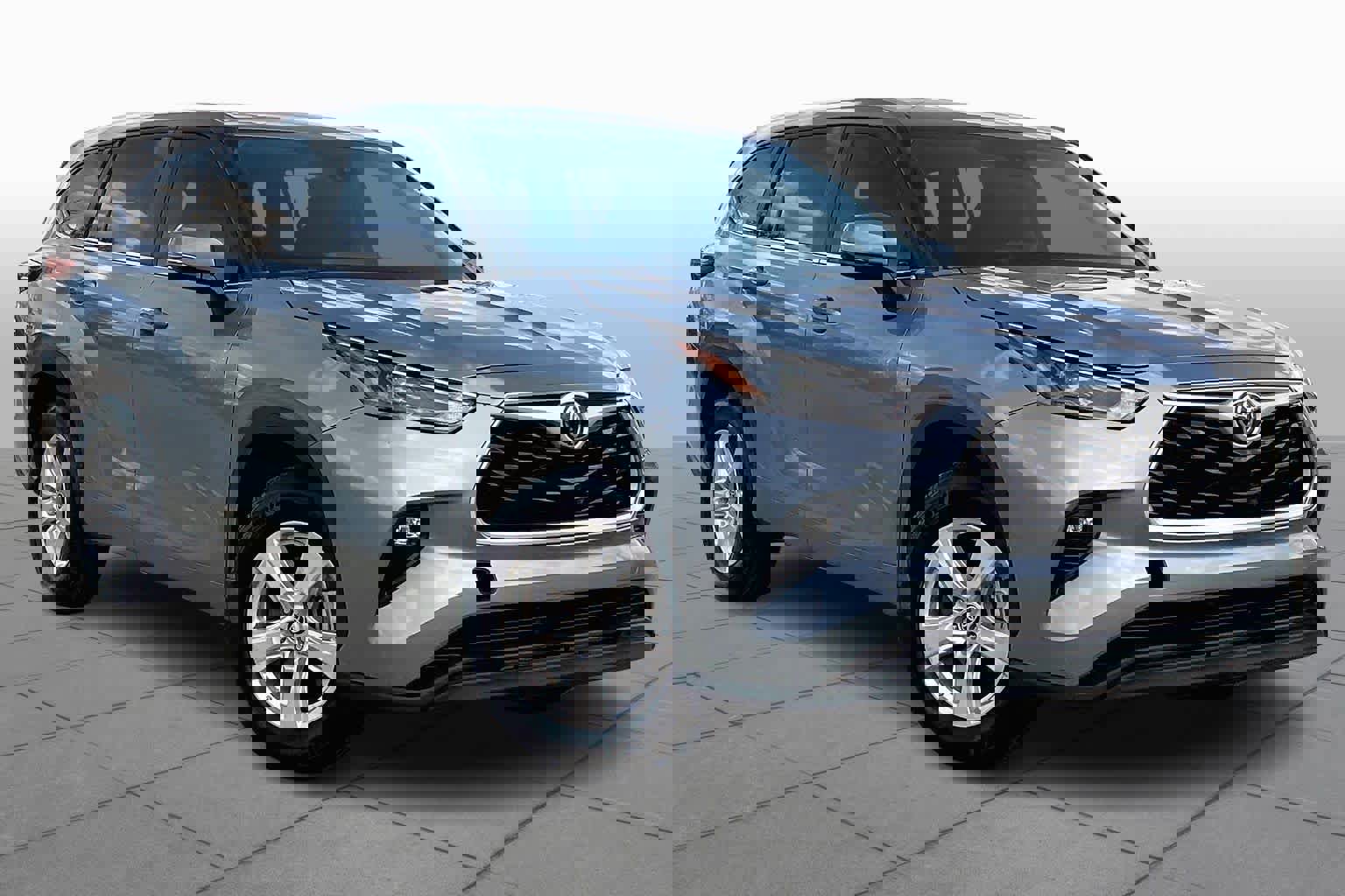 Used 2023 Toyota Highlander LE image 3