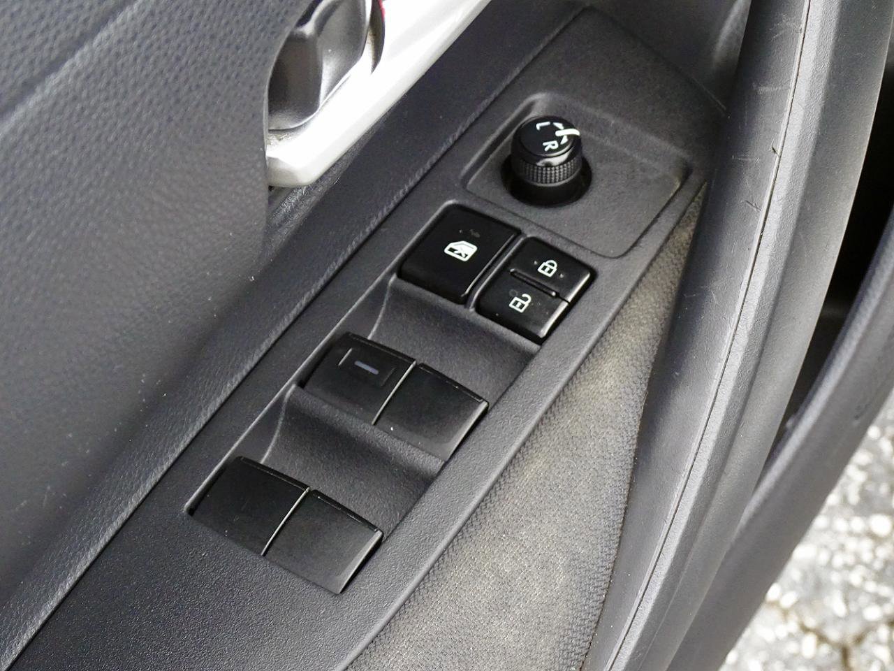 Used 2021 Toyota Corolla LE FWD image 27
