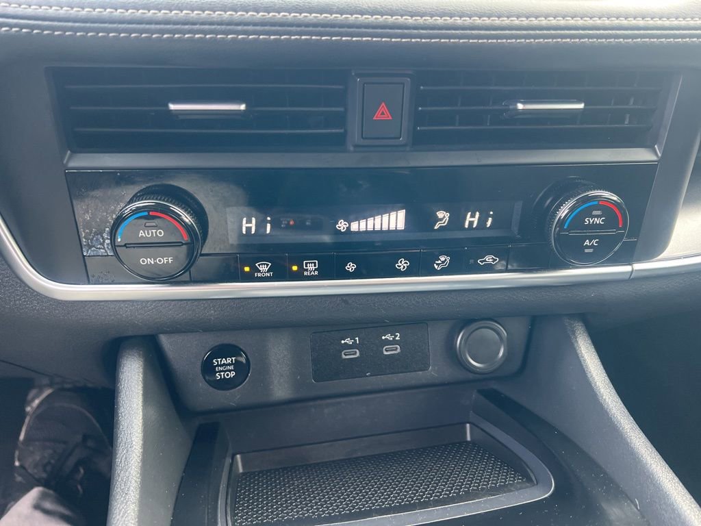 Used 2024 Nissan Rogue SV image 51