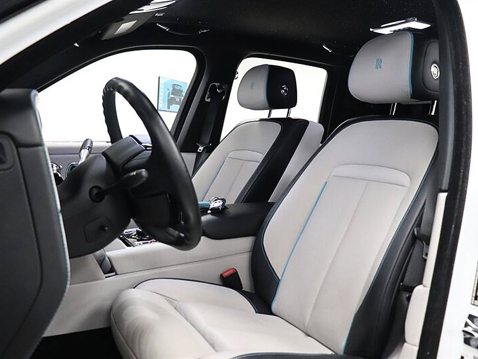 Used 2022 Rolls-Royce Cullinan w/ Cullinan Package AWD/4WD image 14