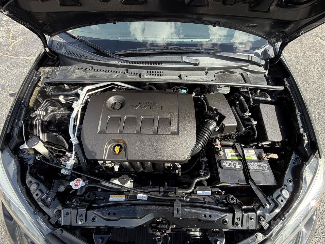 Used 2018 Toyota Corolla SE FWD image 19