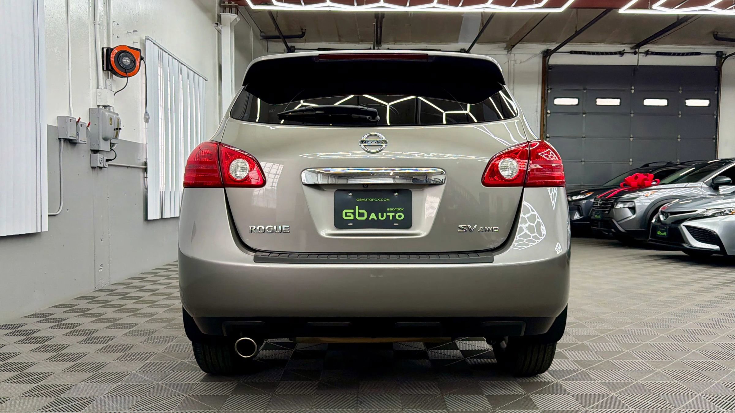 Used 2012 Nissan Rogue SV image 3