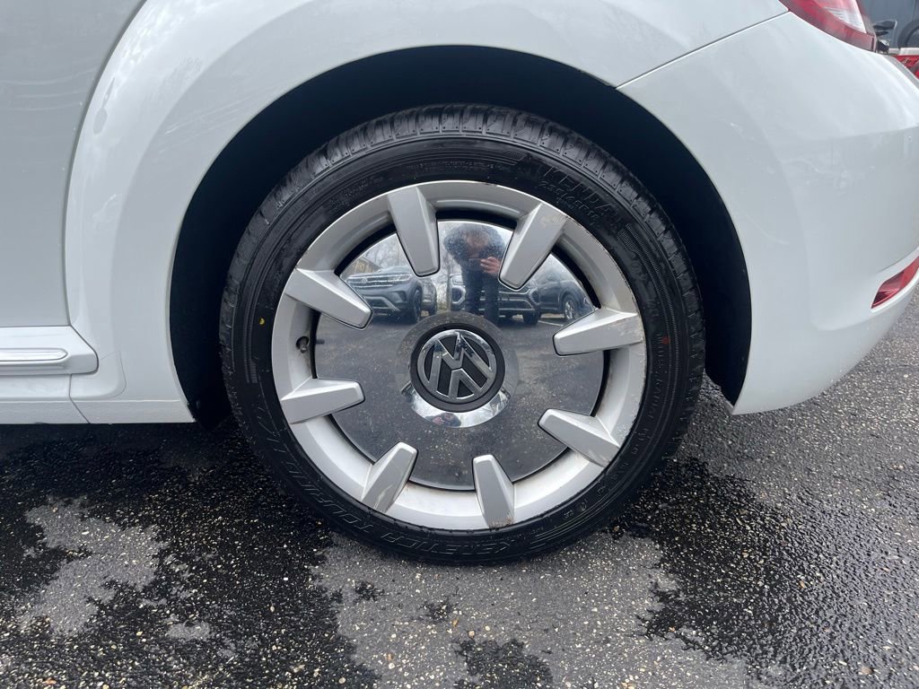 Used 2019 Volkswagen Beetle 2.0T Final Edition SEL FWD image 34