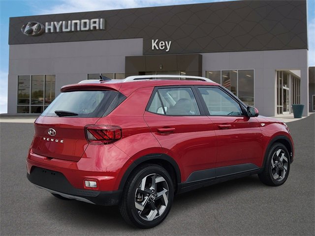 Certified 2022 Hyundai Venue Limited image 3