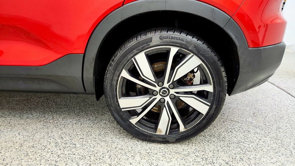 Used 2021 Volvo XC40 P8 Recharge image 9