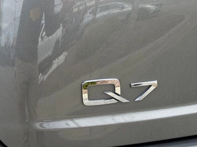 Used 2017 Audi Q7 3.0T Prestige image 12