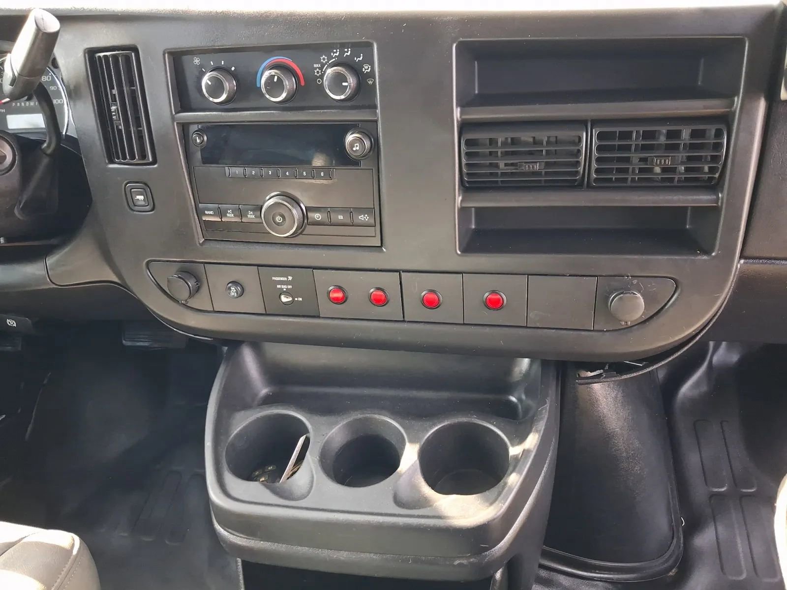 Used 2013 Chevrolet Express 2500 Van 3D image 12