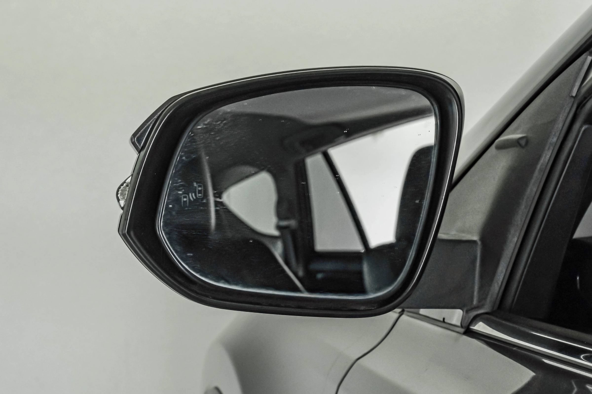 Used 2016 Toyota RAV4 Limited w/ Advanced Technology Package FWD image 36