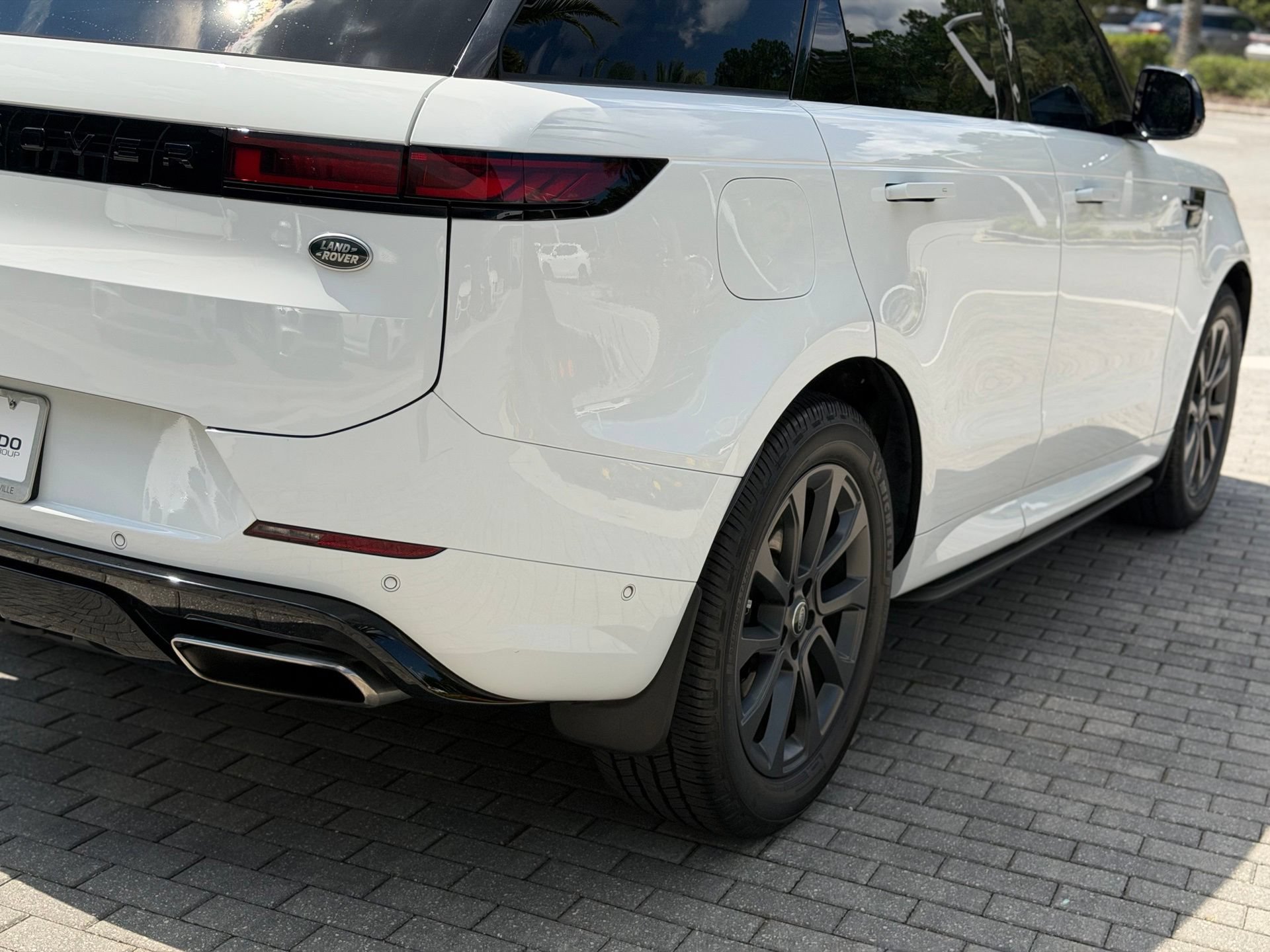 Used 2023 Land Rover Range Rover Sport SE Dynamic AWD/4WD image 14